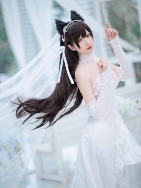 小南宫COS合集：本期鉴赏演绎碧蓝航线婚纱版舰娘的温柔与诱惑