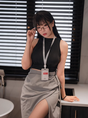 COS图集丨Coser轩萧学姐:NO.045-眼镜娘OL[85P-3V-647.2M]