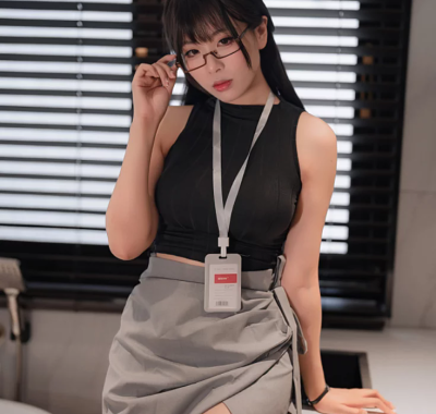 COS图集丨Coser轩萧学姐:NO.045-眼镜娘OL[85P-3V-647.2M]