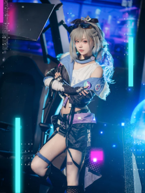 Coser花柒Hana:NO.39-崩坏·星穹铁道 银狼[17P-273.9M]