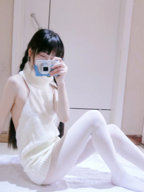 COS图集丨Coser西尔酱:NO.020- 露背毛衣[77P-572MB]