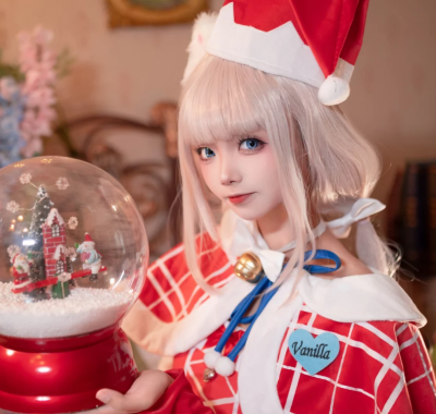 美图欣赏丨Coser艾西Aiwest:NO.023-香子兰圣诞 [44P-541M]