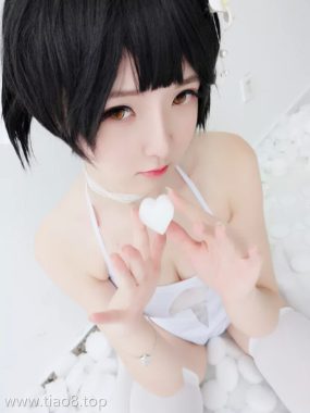 美图欣赏丨Coser一小央泽:NO.020-高雄·泳装[19P-181MB]