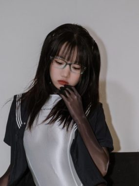 当柒柒要乖哦遇上”车内”系列：这位摄影师的私密美学让全网疯狂存图！