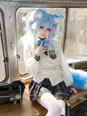 萌动校园：九柒喵与她的”猫猫学姐”cos写真美学